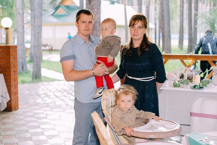 Алексей Вялых с бывшей женой Екатериной Глотовой и детьми. Фото: архив семьи