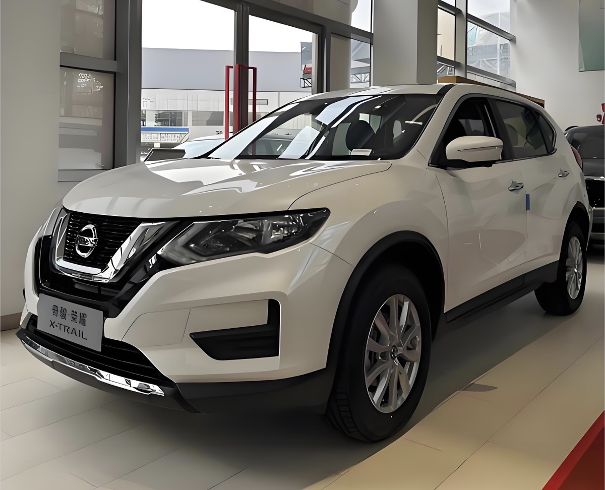 Nissan X-Trail 2025 год выпуска в старом кузове