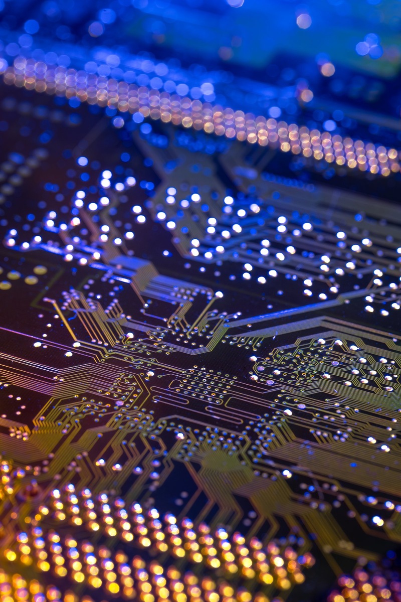    Традиционные компоненты современной электроники плоские, что обусловлено техническими возможностями, которыми до сих пор располагали ученые и инженеры.