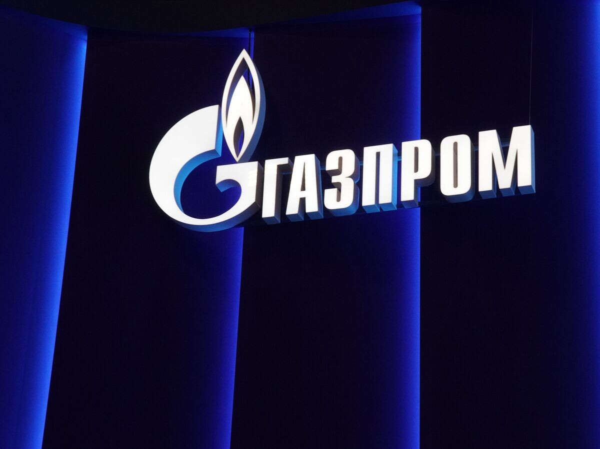    Логотип компании "Газпром" на Петербургском международном экономическом форуме | © РИА Новости / Максим Блинов