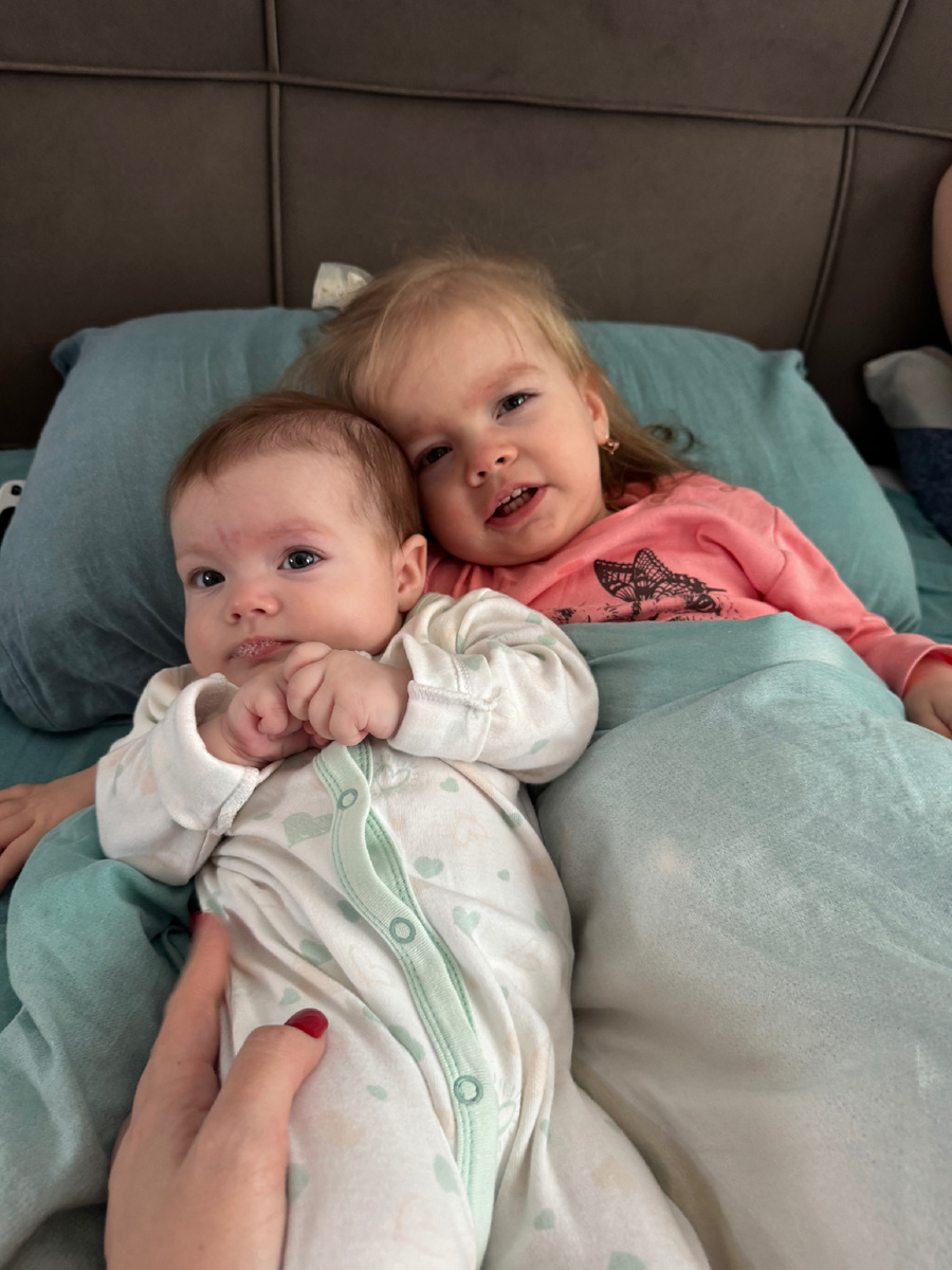 Еве 1год 3 месяца, Яне 3 месяца