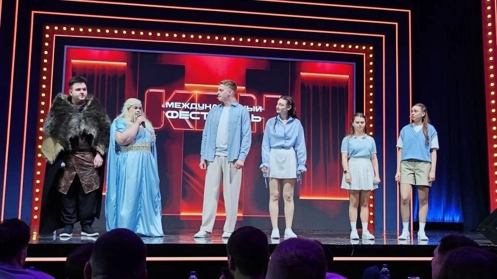 Тамбовские команды КВНполучили повышенныйрейтинг на фестивале«КиВиН 2026» в Сочи