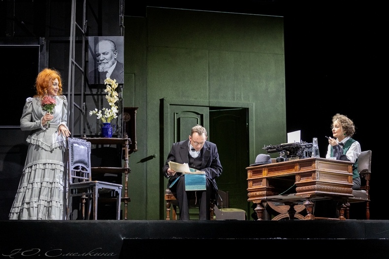 фото: lensov-theatre.spb.ru