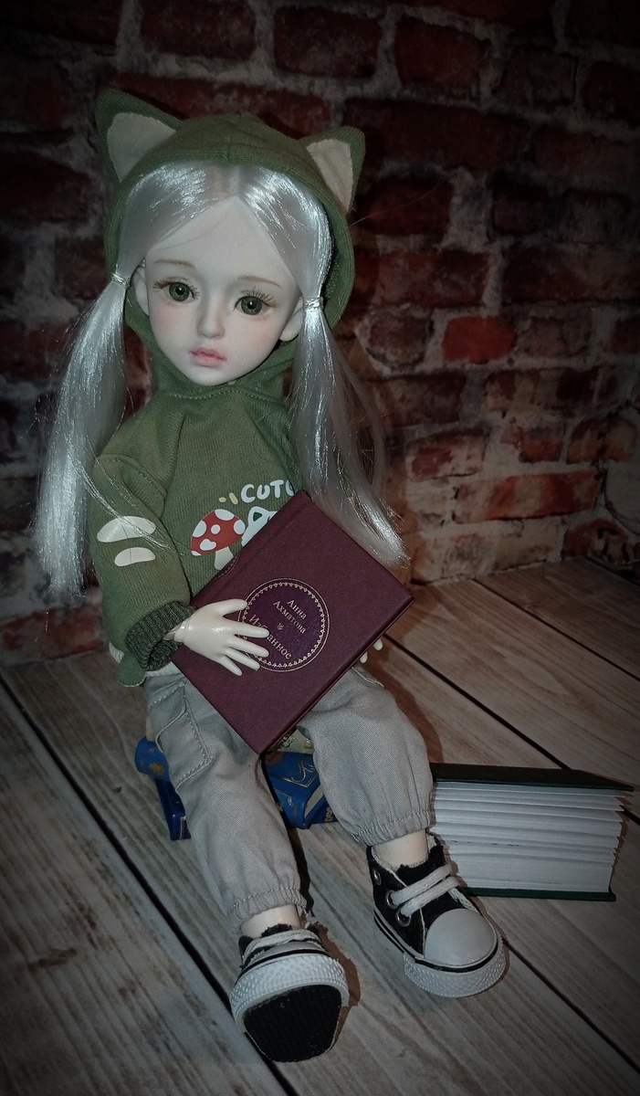 Фото просто так, что б было. В тему ничего нет, а тут все же ребенок с книжкой. Относительно по теме.