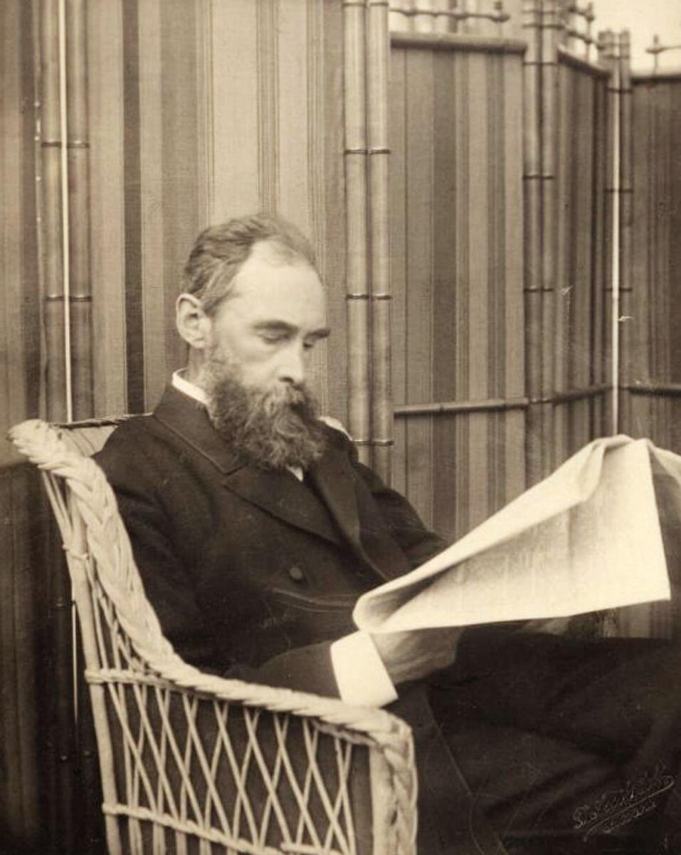 Павел Михайлович Третьяков :Павел Михайлович пытается понять, почему в газете до сих пор нет рубрики "Отдам шедевр даром"