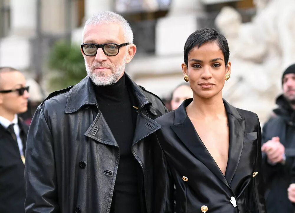    Венсан Кассель с молодой возлюбленной появились на Неделе моды в Париже