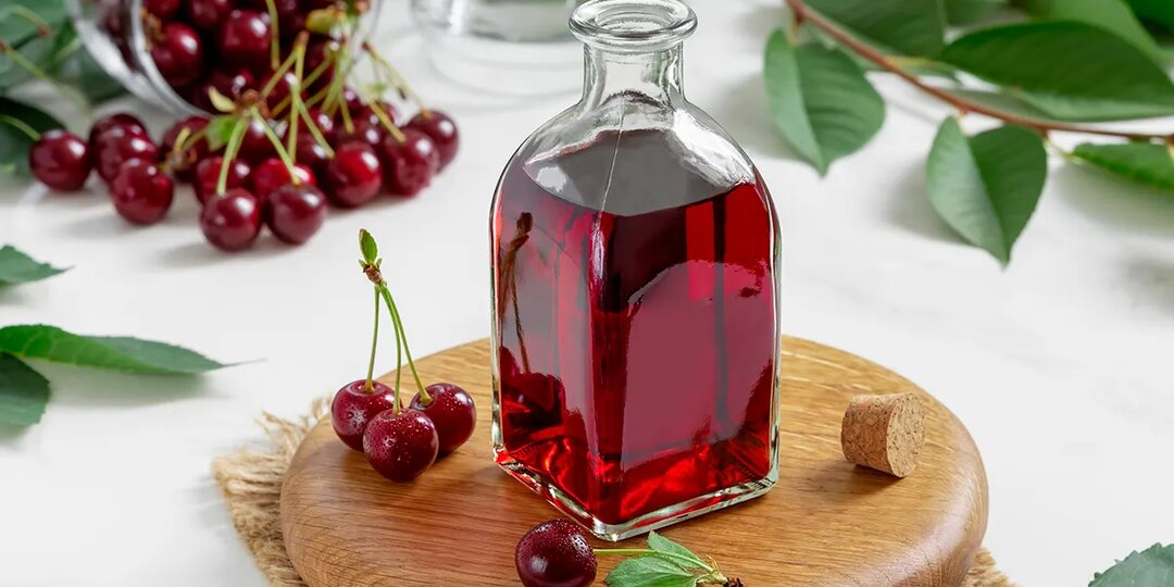 Вишневка на меду: старинный рецепт в бочонке