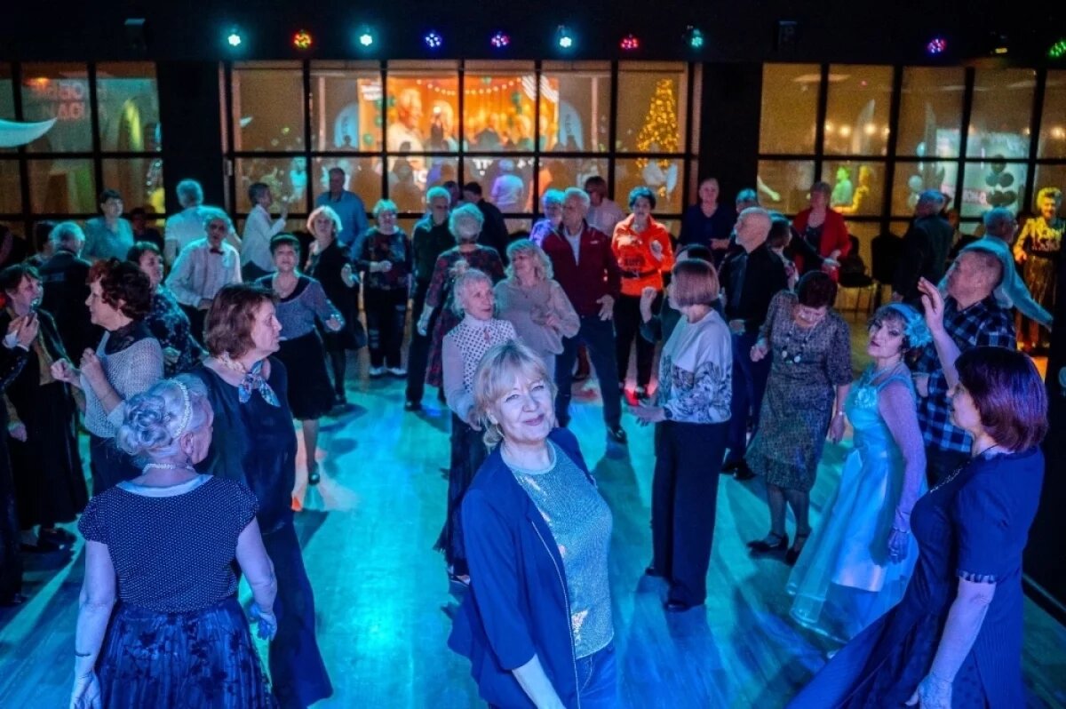    Партия «Новые люди» открыла в Томске пространство для дискотек пенсионеров