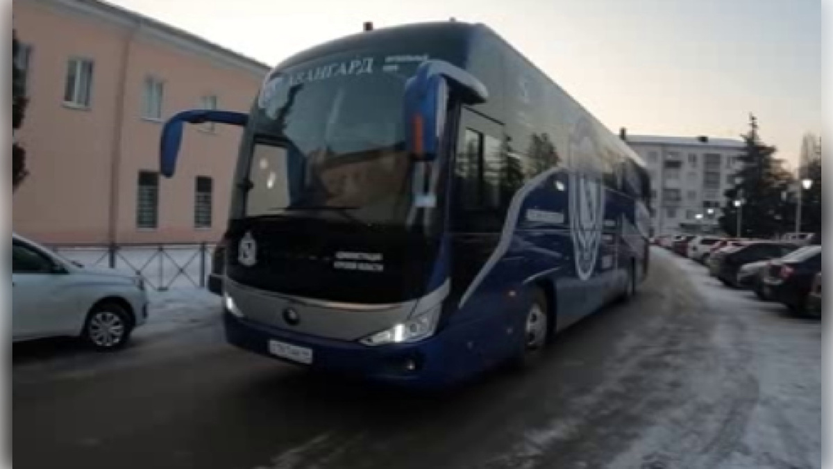    Футболисты курского «Авангарда» уехали на первый учебно-тренировочный сбор