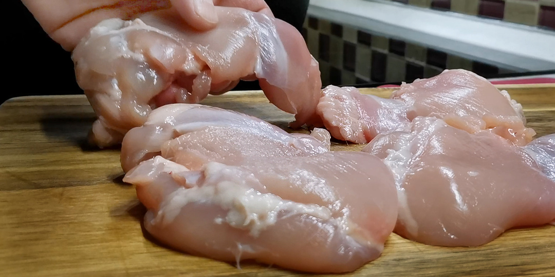 Уникальный по простоте рецепт, о котором мало кто знает. Такое вкуснейшее блюдо из курицы приготовить сможет каждый