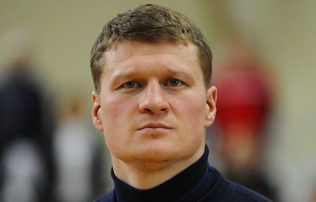     Курский боксер Александр Поветкин выбыл из шоу «Титаны» в первой серии