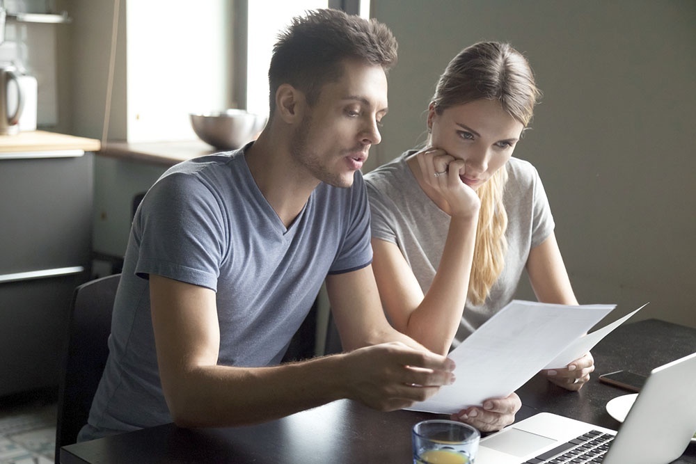   Анализ своего бюджета и использование ипотечного калькулятора позволяют определить реально посильную сумму кредита. / Фото: iStock