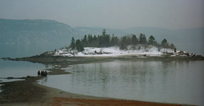 Кадр из фильма "Черная сутана" (1991)