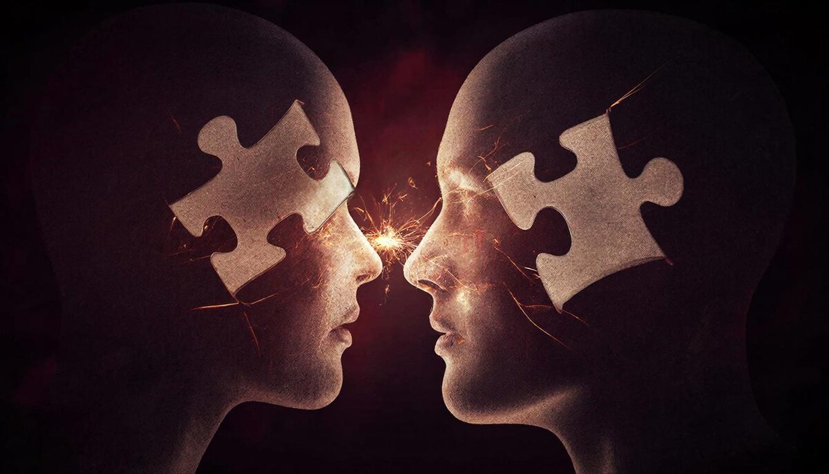 Когда чужие слова врезаются в нашу картину мира, психике больно. Чтобы снять боль, мозг обесценивает факты — и спор разгорается с новой силой.