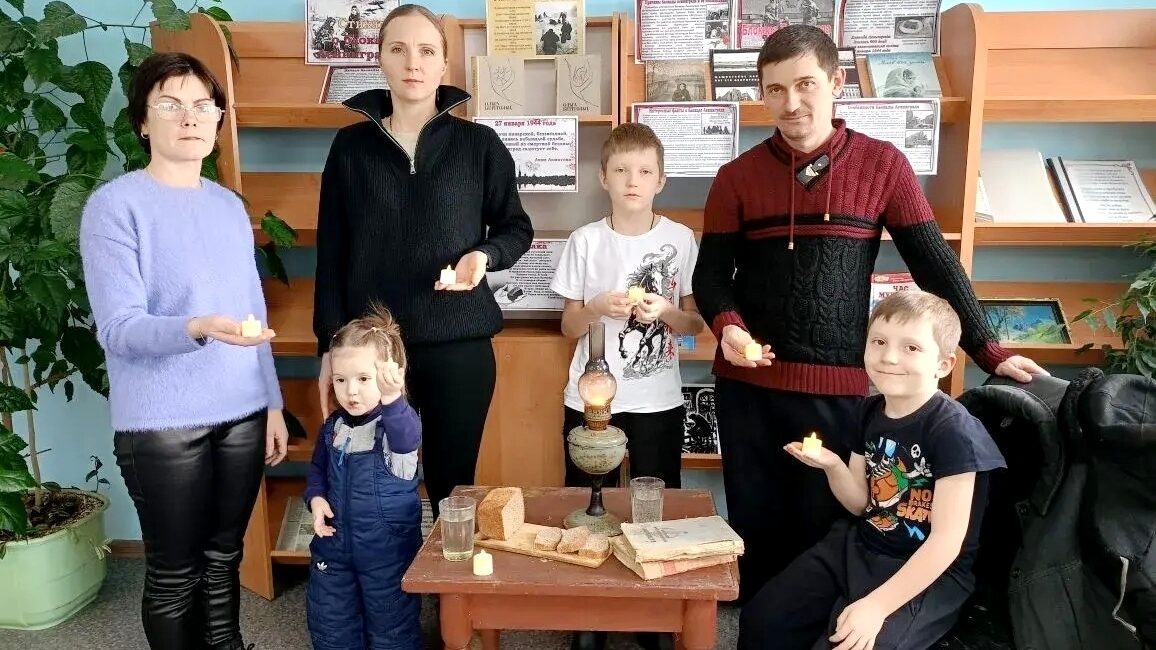     Жители Гайского округа принимают активное участие в патриотических мероприятиях. Фото: Лыловская библиотека Гайского округа.