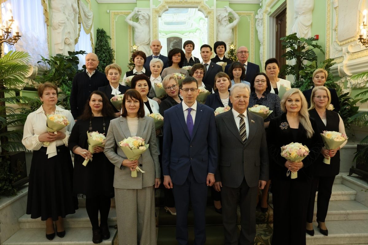    В Нижегородской области наградили 23 служащих знаком за службу