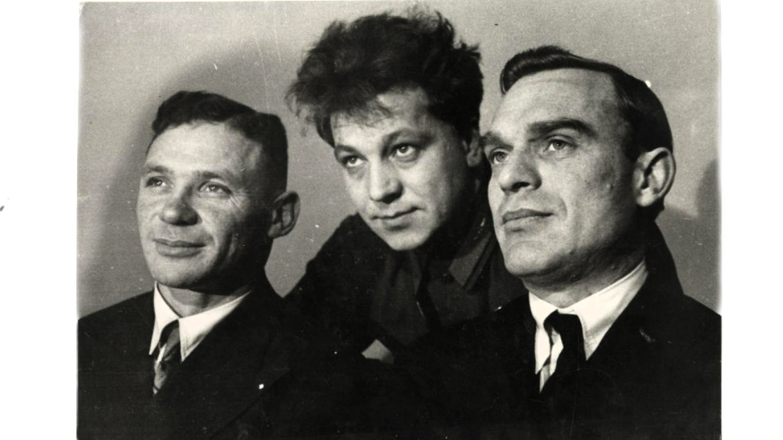 Летчики: Владимир Коккинаки (слева), Анатолий Ляпидевский (в центре) и Сигизмунд Леваневский (справа). Дата съемки: апрель 1934 года. Источник: МАММ / МДФ