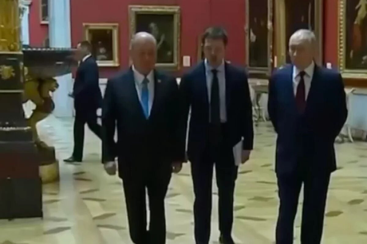    Опубликованы кадры экскурсии Путина по Эрмитажу