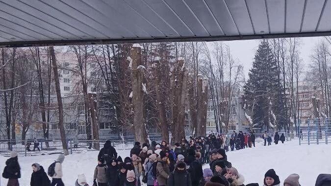    Очередь из детей   Народный контроль Нижнекамска