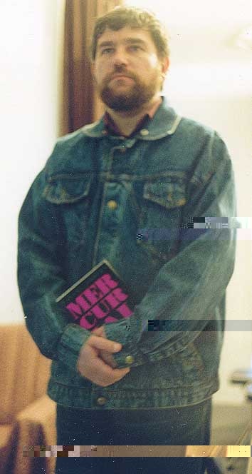 Которкая автобиография 1999 года: https://samlib.ru/g/gunin_l_m/bioint.shtml#b                         Книги автора скачать бесплатно: https://avidreaders.ru/author/gunin-lev/