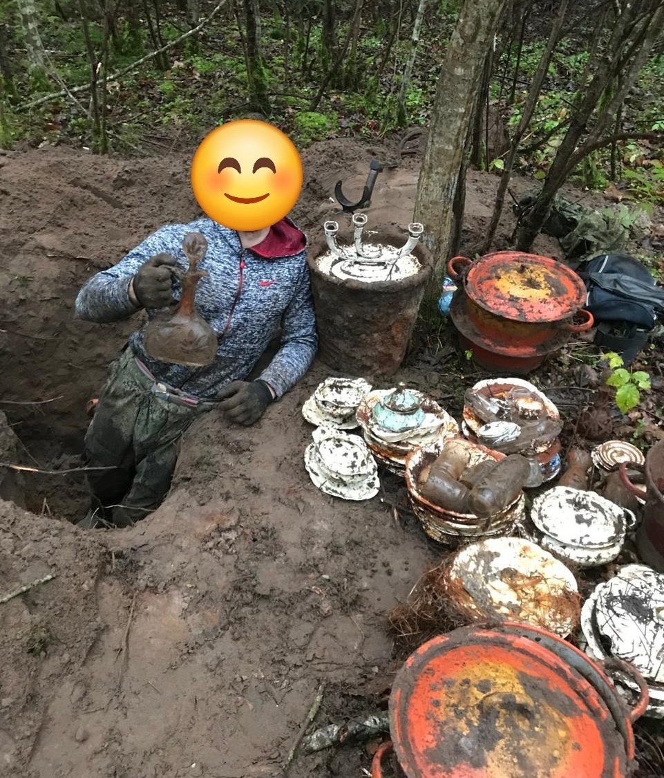 Это посуда выглядит в момент находки