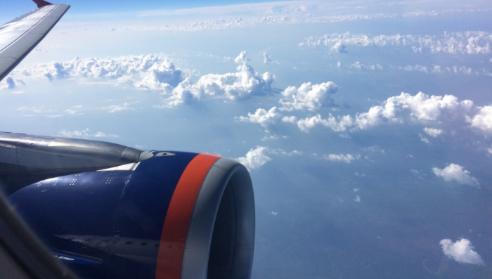 Под крылом самолёта вскоре покажутся знаменитые вулканы Камчатки / Фото: pxhere.com