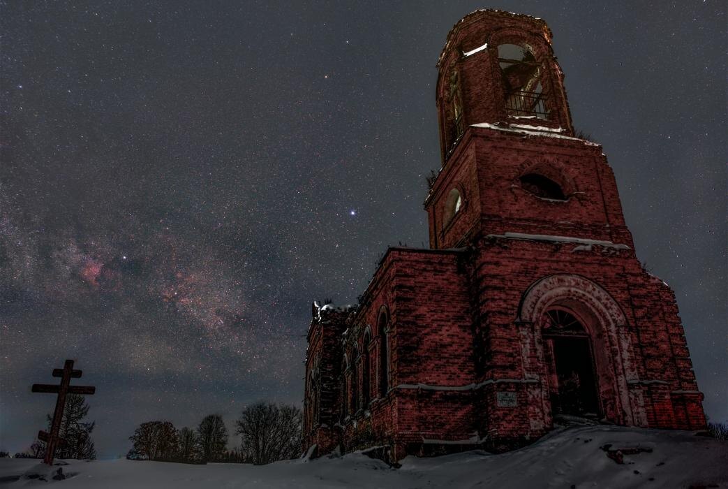 Созвездие Лебедя над церковью Покрова Пресвятой Богородицы
Фото: Пётр Митрофанов