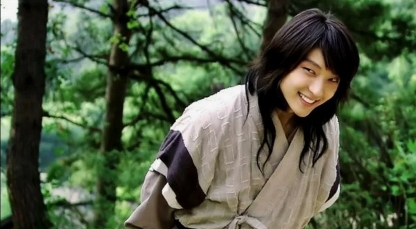 Здравствуйте, я Ём. То есть Ён. То есть Иль Чжи Мэ. А ещё я актёр Ли Джун Ги