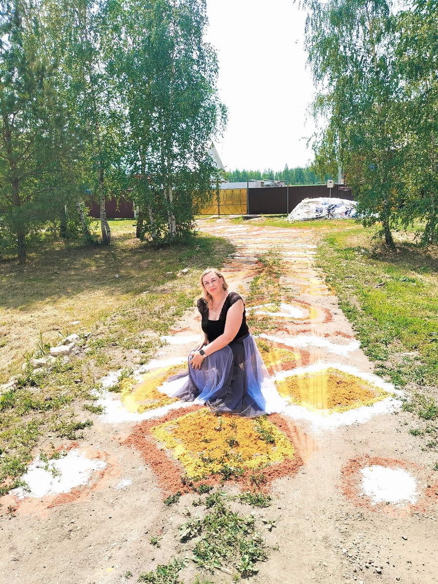 Почти у каждого дома такая красота