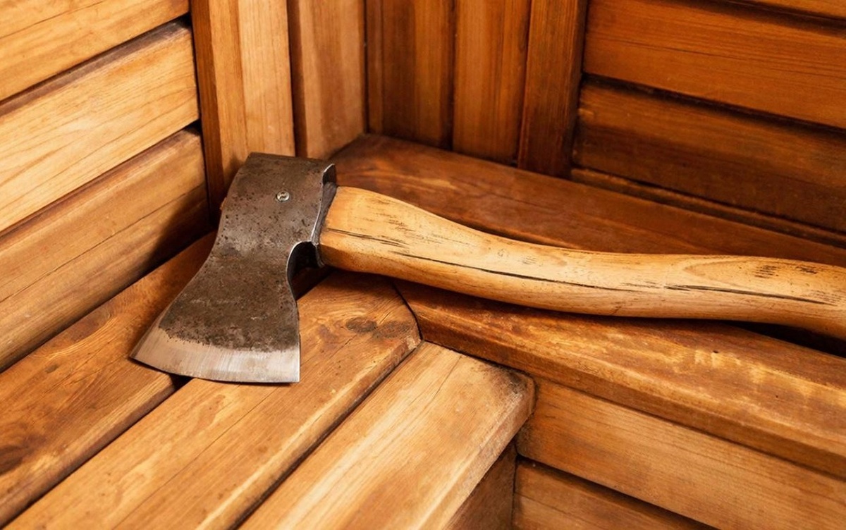    Житель Удмуртии зарубил знакомого в бане