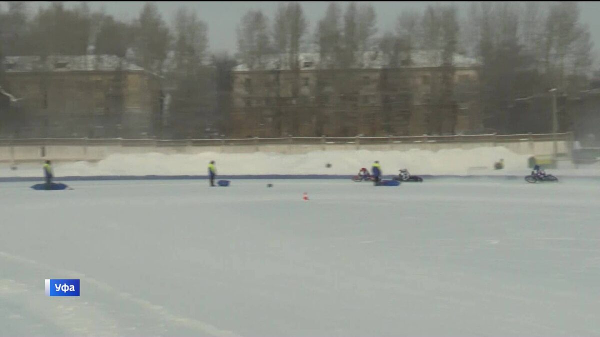    Гонщик из Уфы Никита Богданов одержал победу на Всероссийских соревнованиях по мотогонкам на льду