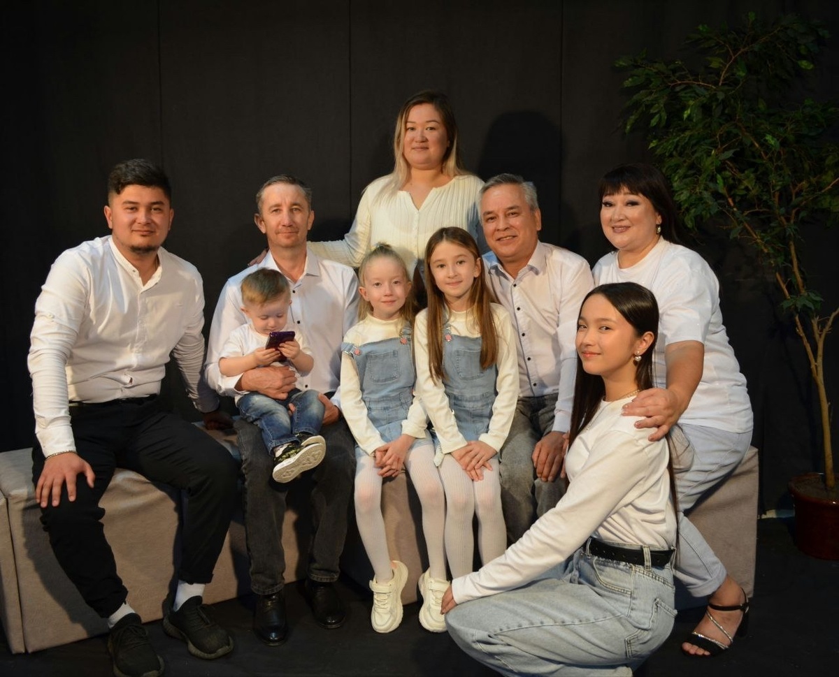     Тормошта ла, ижадта ла һәр саҡ улар бергә