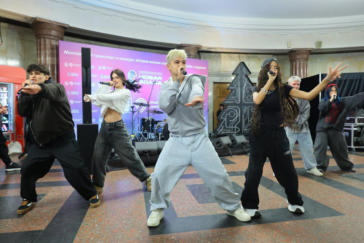 На станции "Курская" – танцы! @Виктор Вытольский