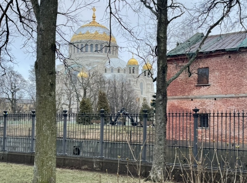 Вид на Морской собор с Екатерининского парка