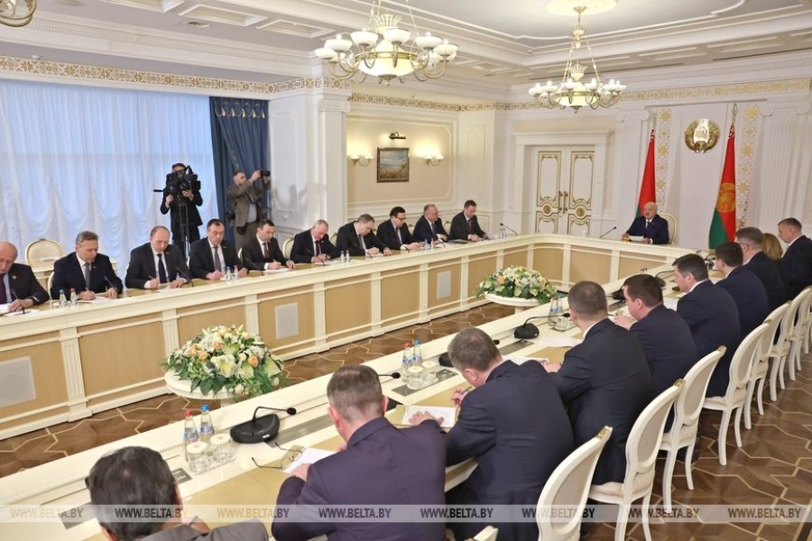     В Беларуси создадут университет для одаренной молодежи – подробности совещания у Президента