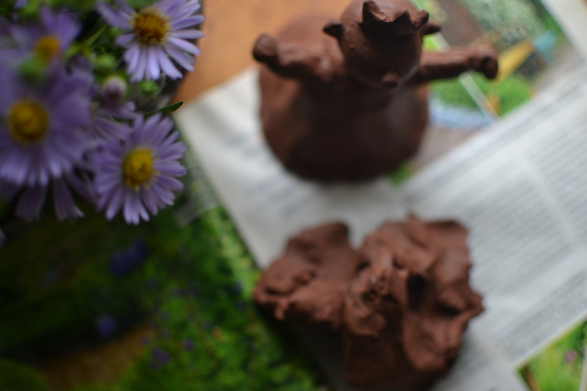 Глина и процесс творчества. Три фотографии, можно листать