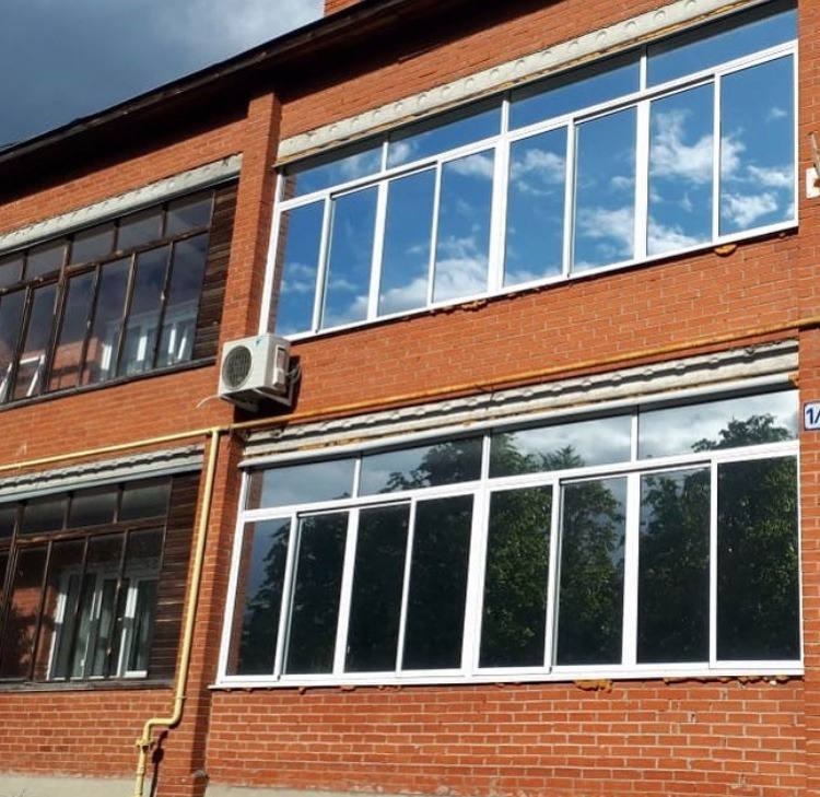 Зеркальные и тонировочные пленки установленные на лоджии.