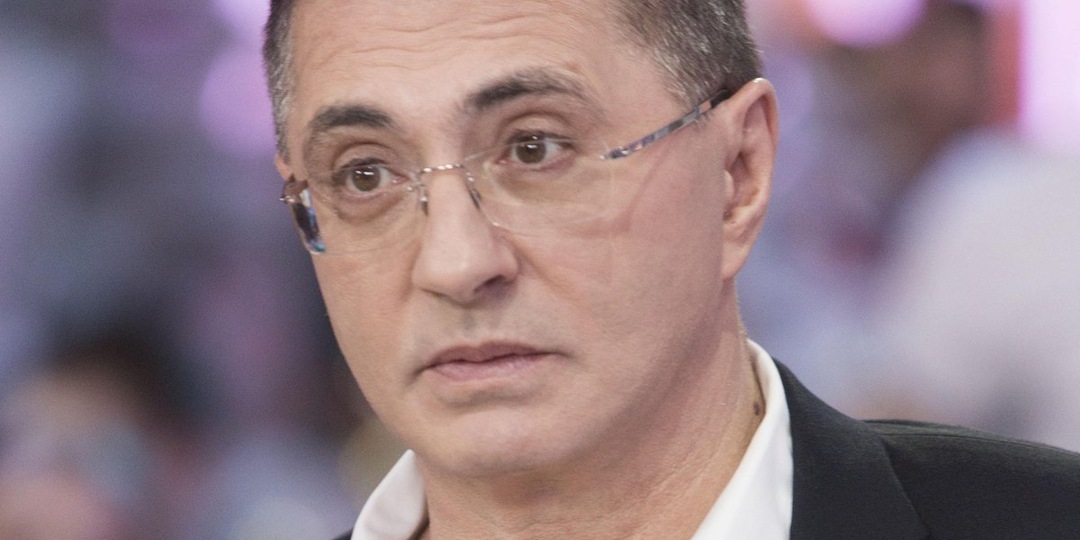 Доктор Мясников сказал одну фразу: "Если хотите жить долго- перестаньте питаться как ваши деды. Они пахали, а вы сидите"