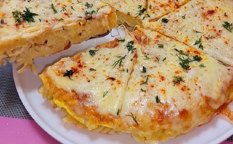 Ленивая сырная запеканка из макарон: как преобразить простые ингредиенты за минимум времени
