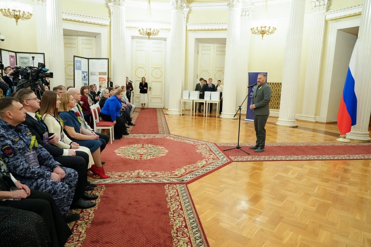 
Источник фото: пресс-служба Законодательного Собрания Санкт-Петербурга