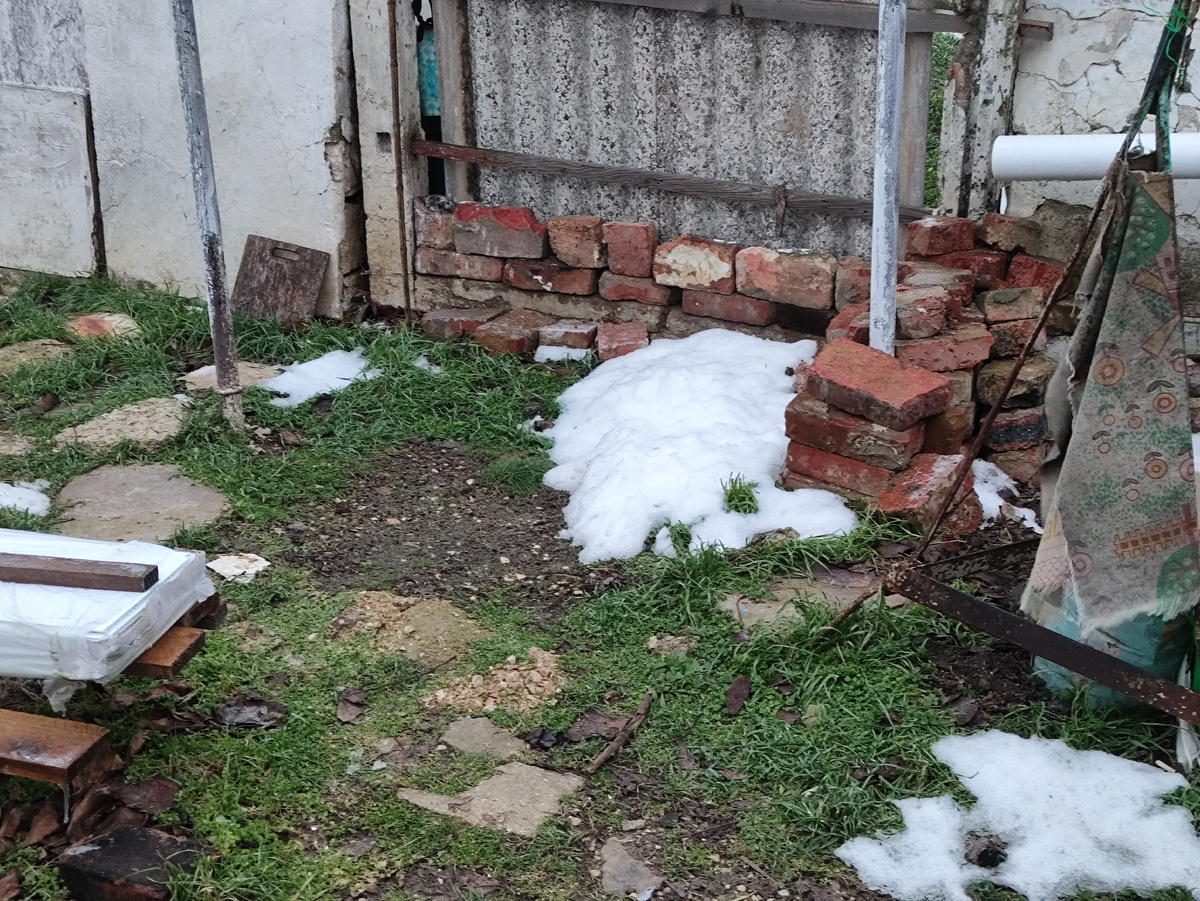 Неубиваемый сугробик...