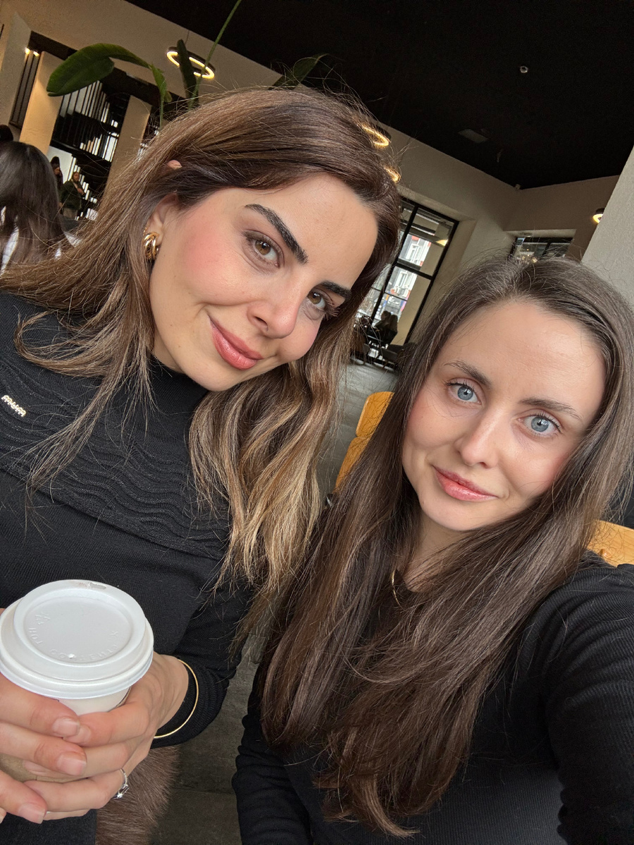 Женская версия моего мужа. Я думаю, что они как двойняшки. А они удивляются, говорят, что не похожи 😁