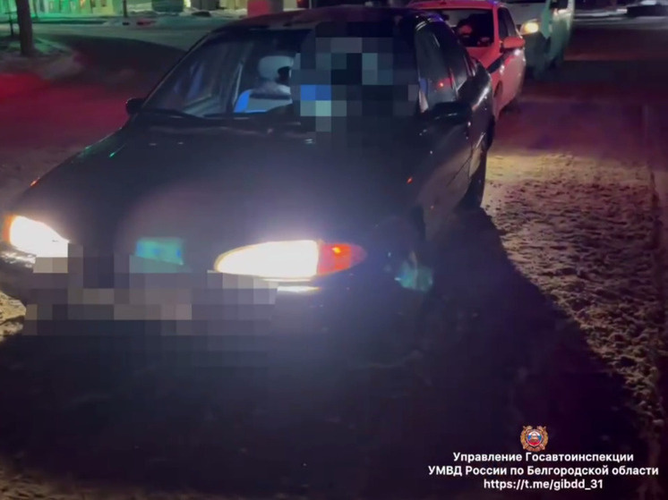     Девушка попала под колеса автомобиля в Белгороде, фото: скриншот видео со страницы t.me/gibdd_31