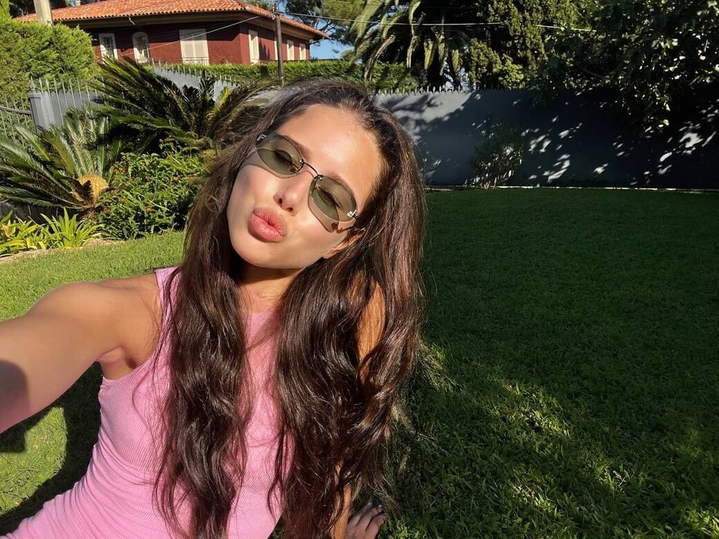 Недавно общественность была потрясена новостью о разрыве отношений между Григорием Лепсом и его молодой невестой Авророй Кибой. Фото: Аврора Киба ВК