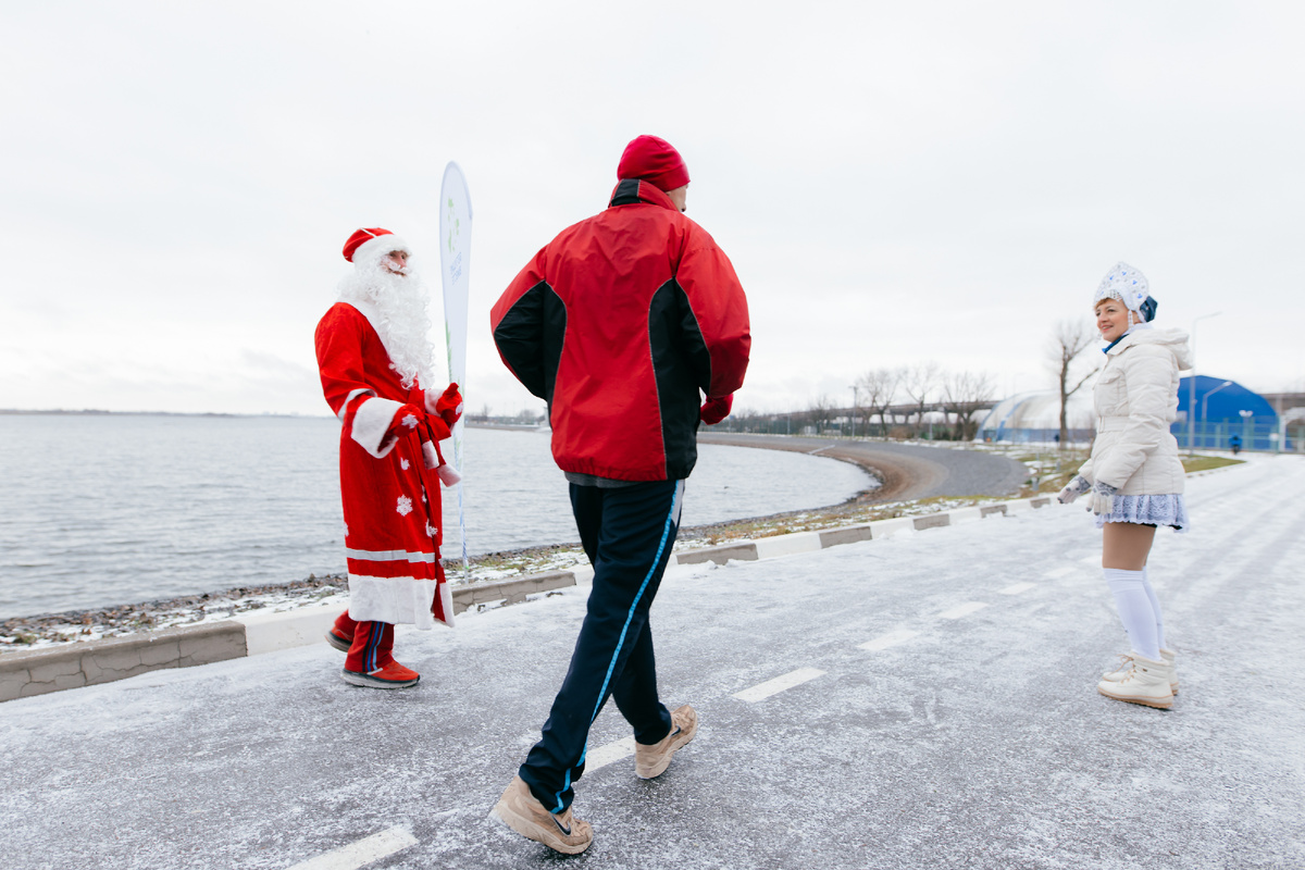 2 круга вокруг Гребного канала = 12 км 120 метров. 