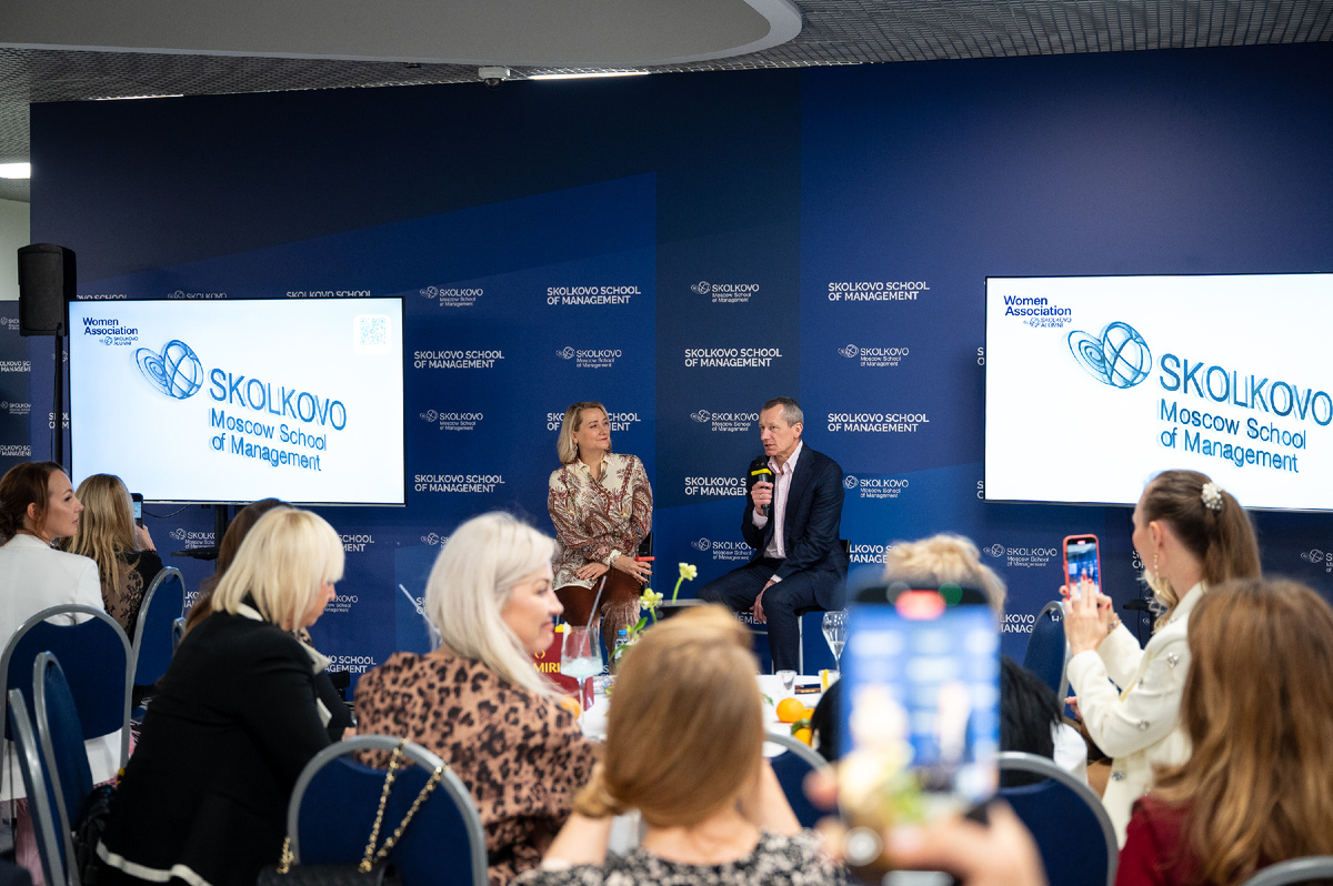 Андрей Шаронов на встрече с ЖАС в ШУ Сколково