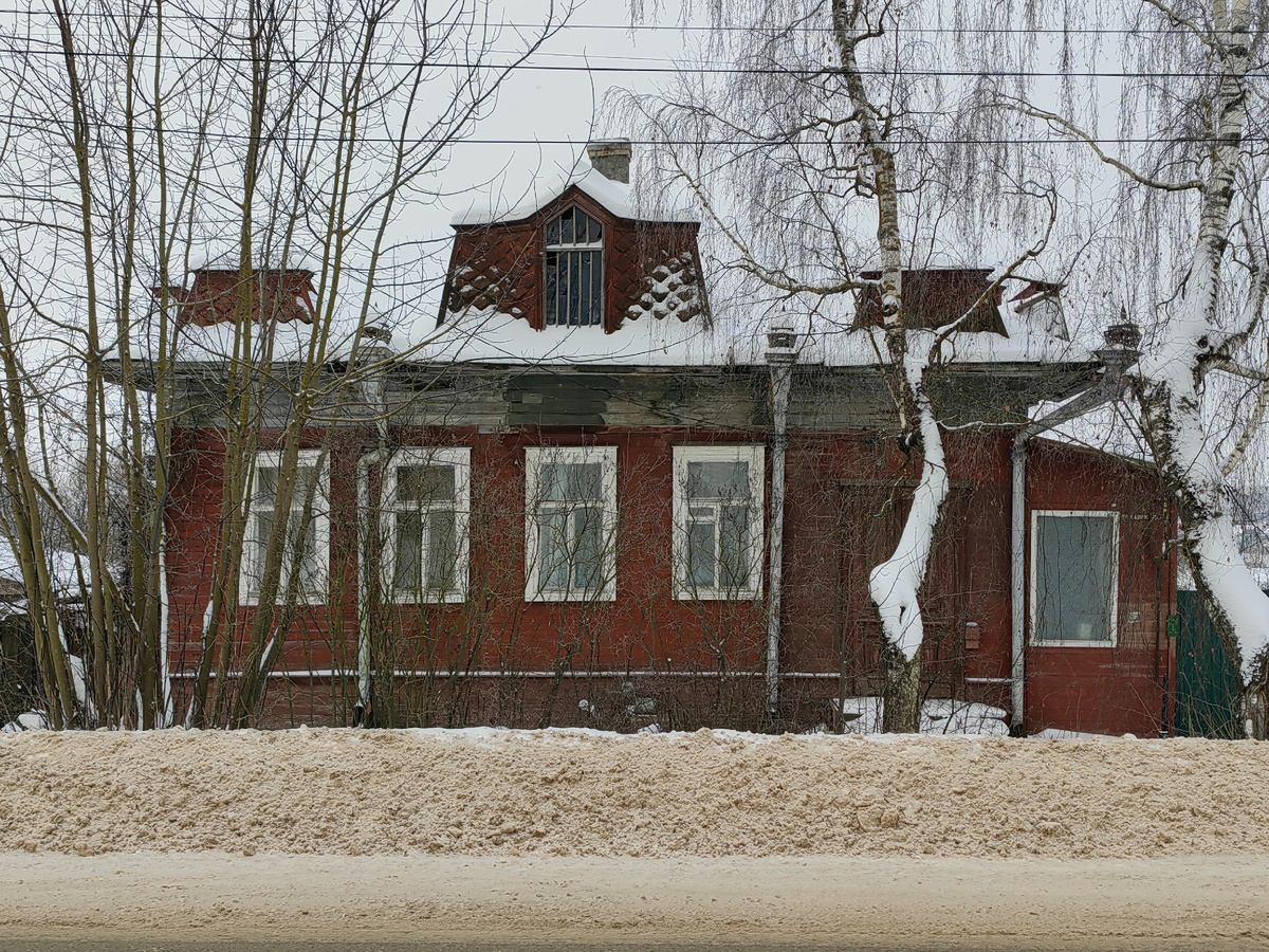 Дом купца Расторгуева, 1922 - 1923 гг. (Кашинская ул., д. 28)