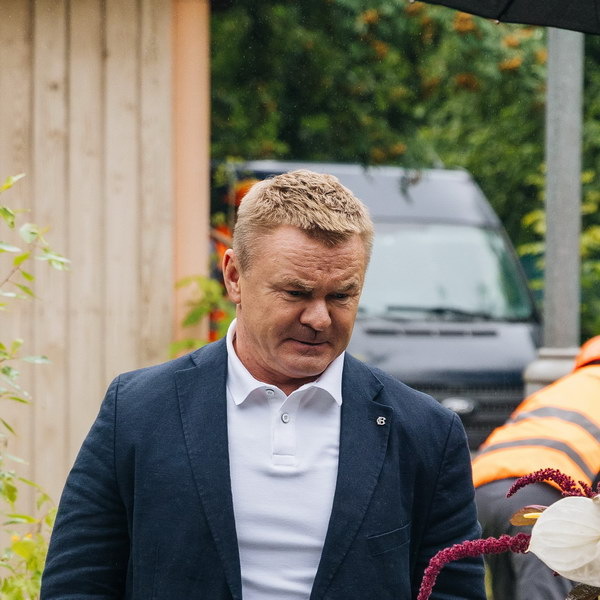     Комедийный сериал «Госзащита» с Владимиром Сычёвым и Зоей Бербер покажет ТНТ