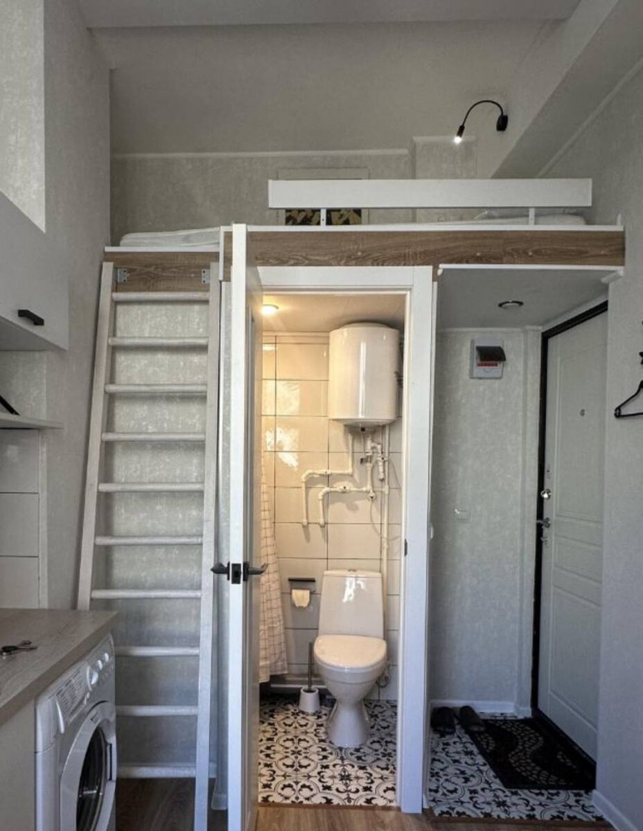 Есть варианты и по 9 «квадратов» со спальным местом под потолком. Фото: © Юлия Майорова / «РТ»