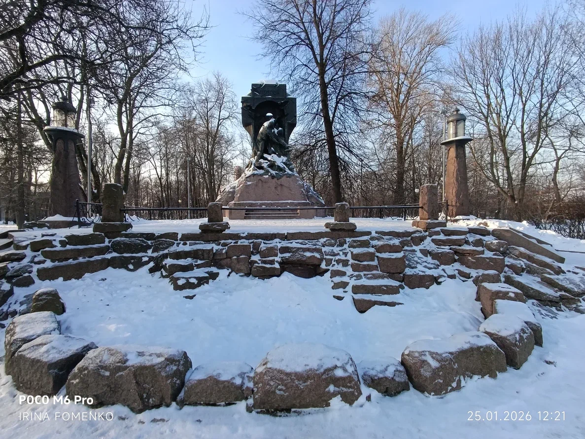 Петербург. Памятник "Стерегущему". Фото автора